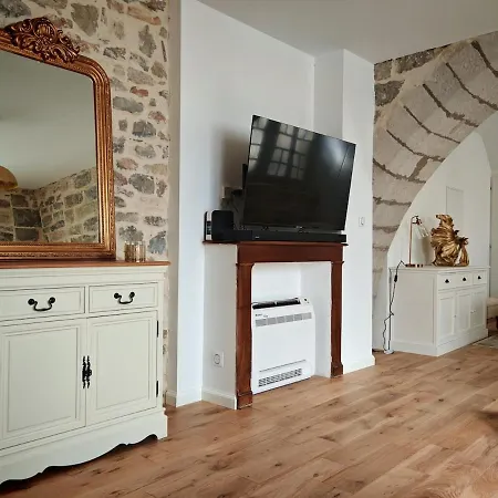 Charme Et élégance Au Cœur Du Village Appartamento