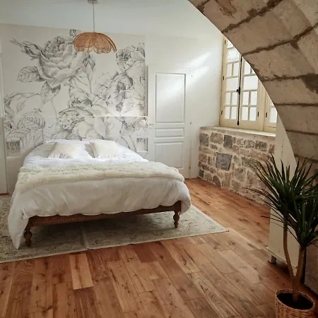 Charme Et élégance Au Cœur Du Village *